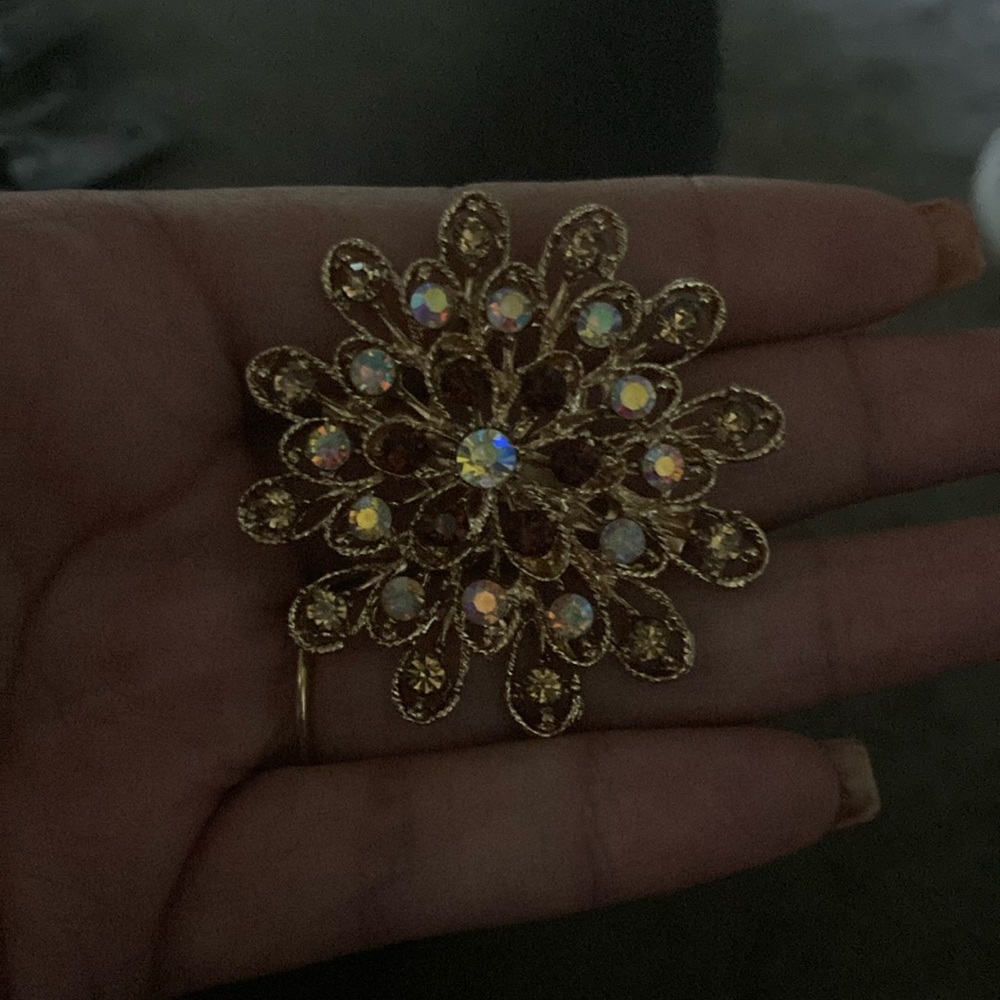 Elegant Gold and Brown Floral Brooch